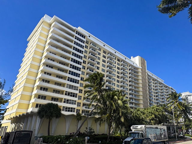 5600 Condominium photo 3